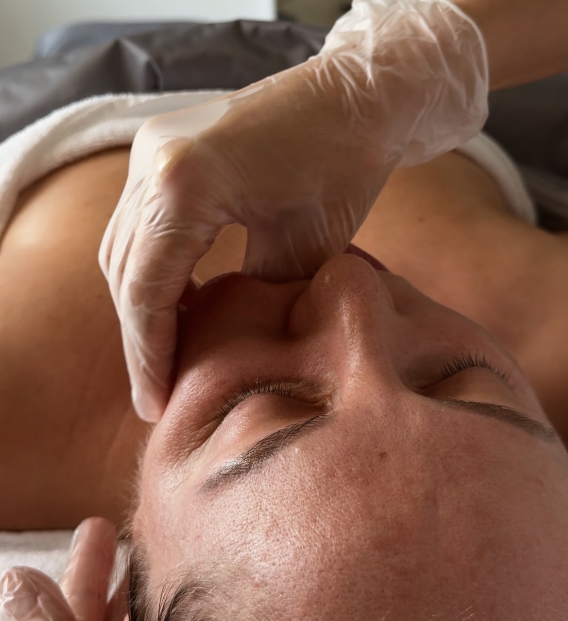 Organic Face Lift – Sculpting Massage