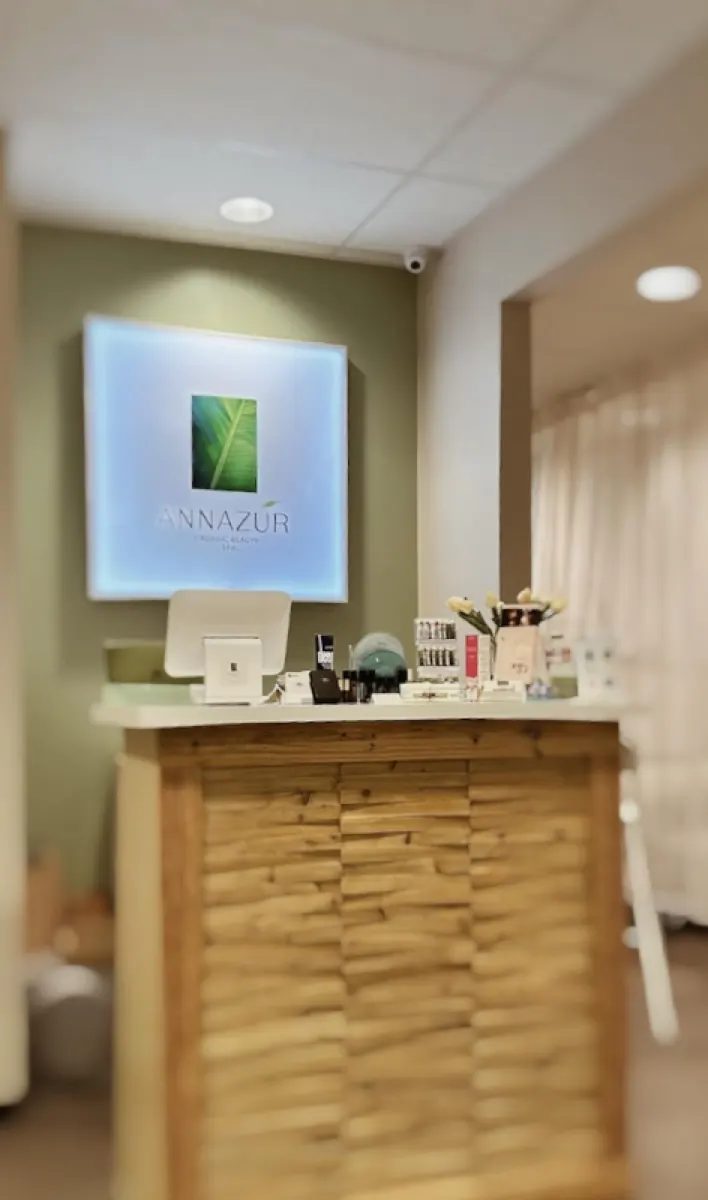 The front desk at a licensed ANNAZUR location