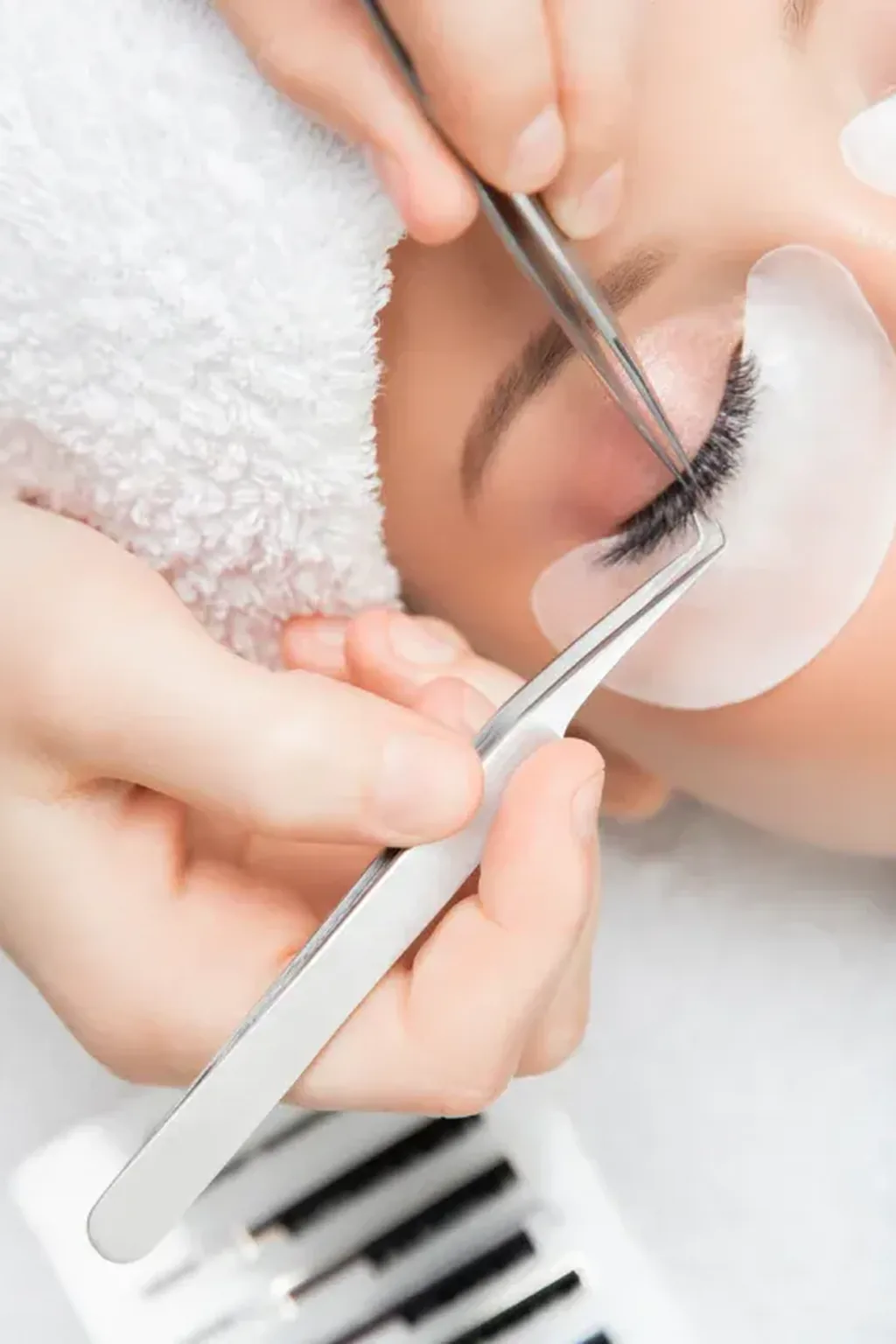 Do you need a license for eyelash extensions in Florida?