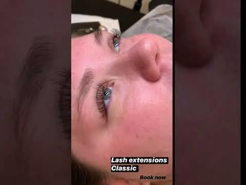 Close-up video of classic eyelash extensions at ANNAZUR